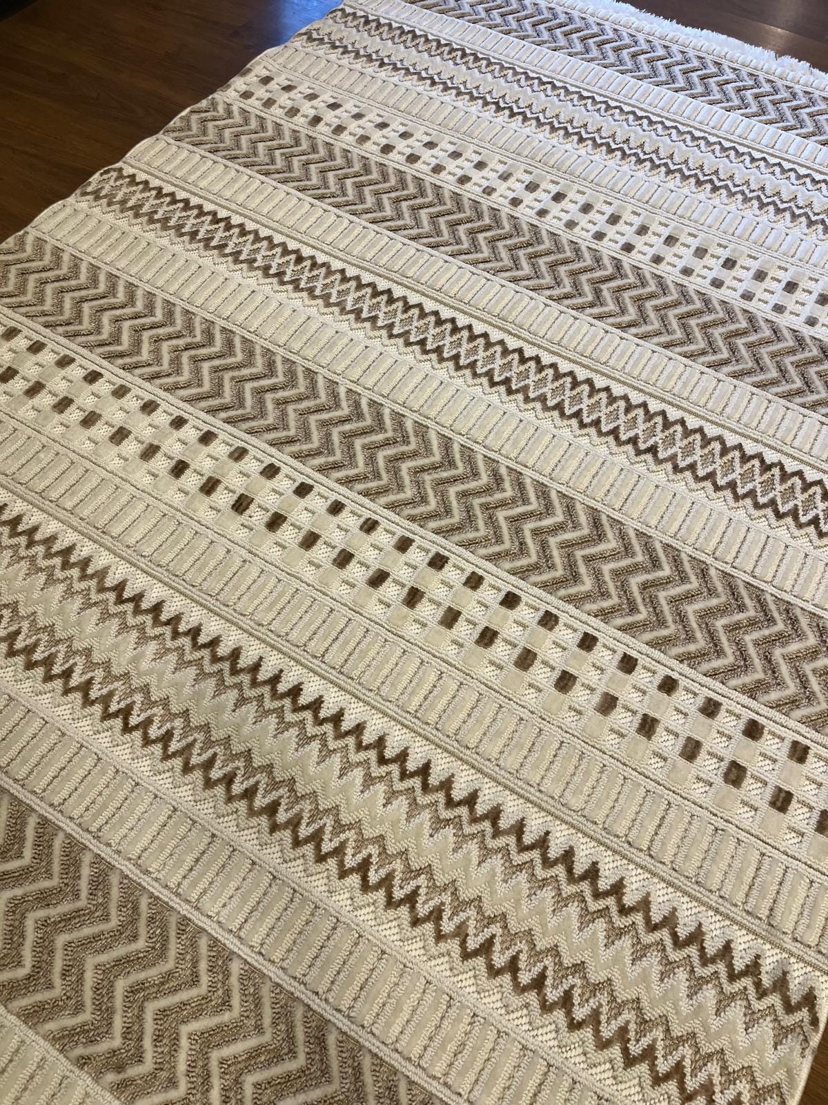 Modern Boho Geometric Area Rug – Cream Tribal Textured Wool Carpet
