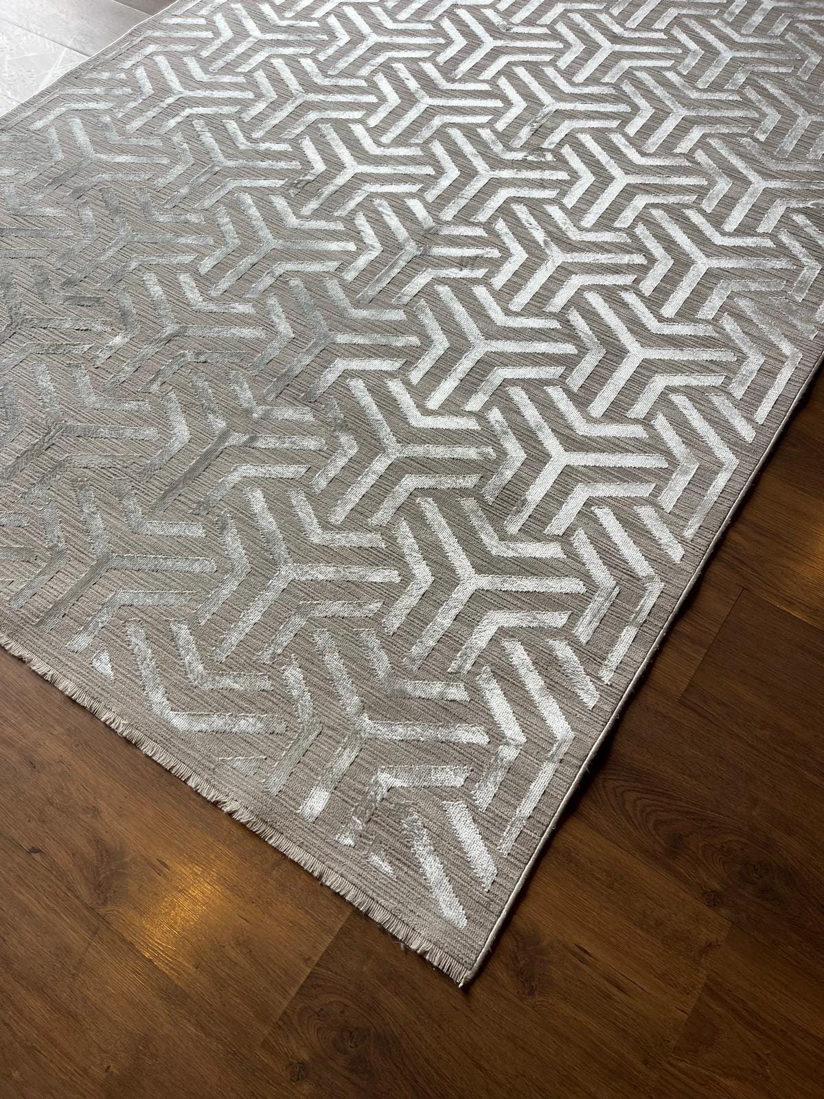 Modern Geometric Area Rug – Gray 3D Pattern Carpet, Floor Decor (160x230 cm)