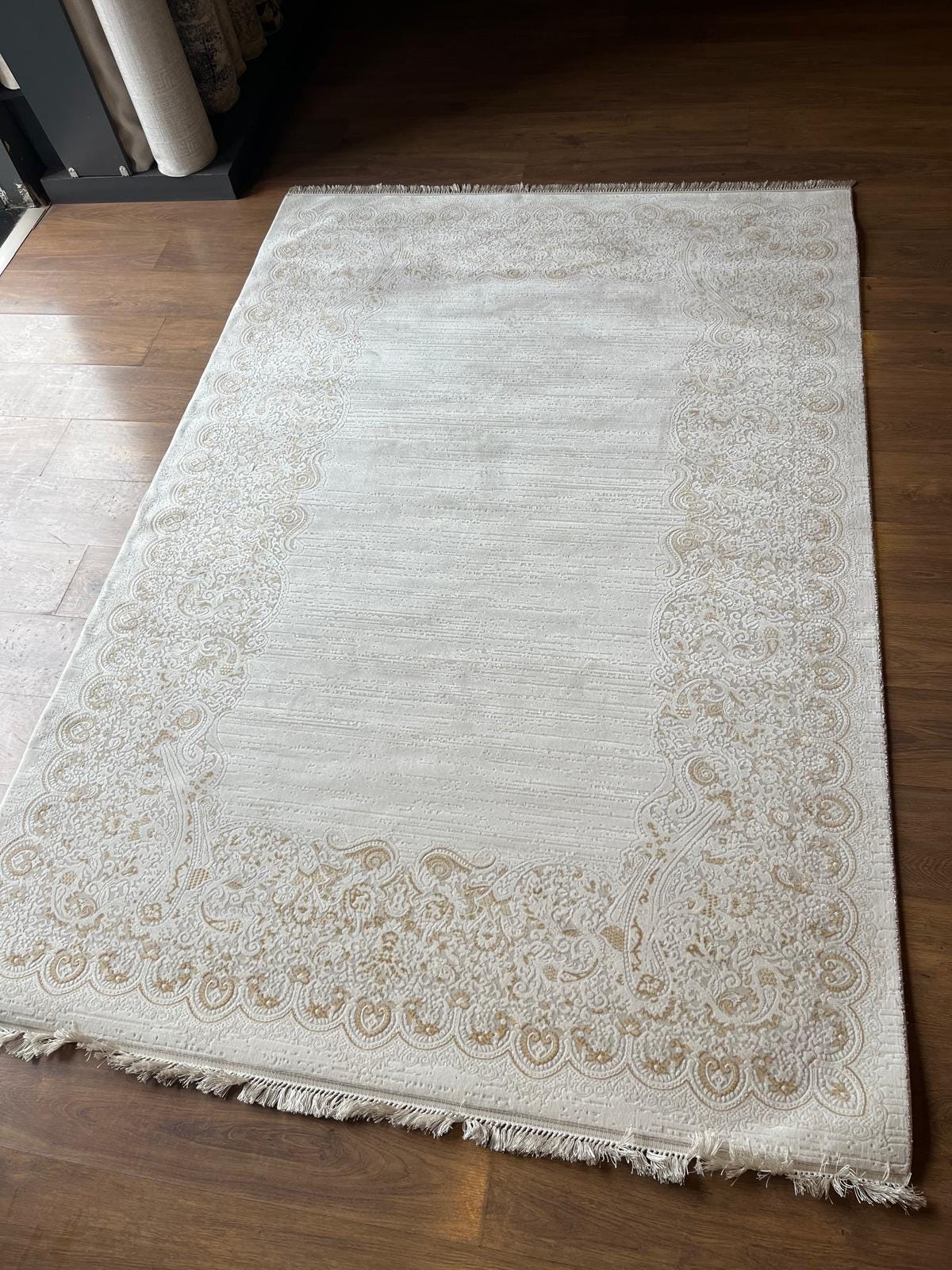 Cream Turkish Area Rug – Ornate Paisley Border, Traditional French Country Carpet