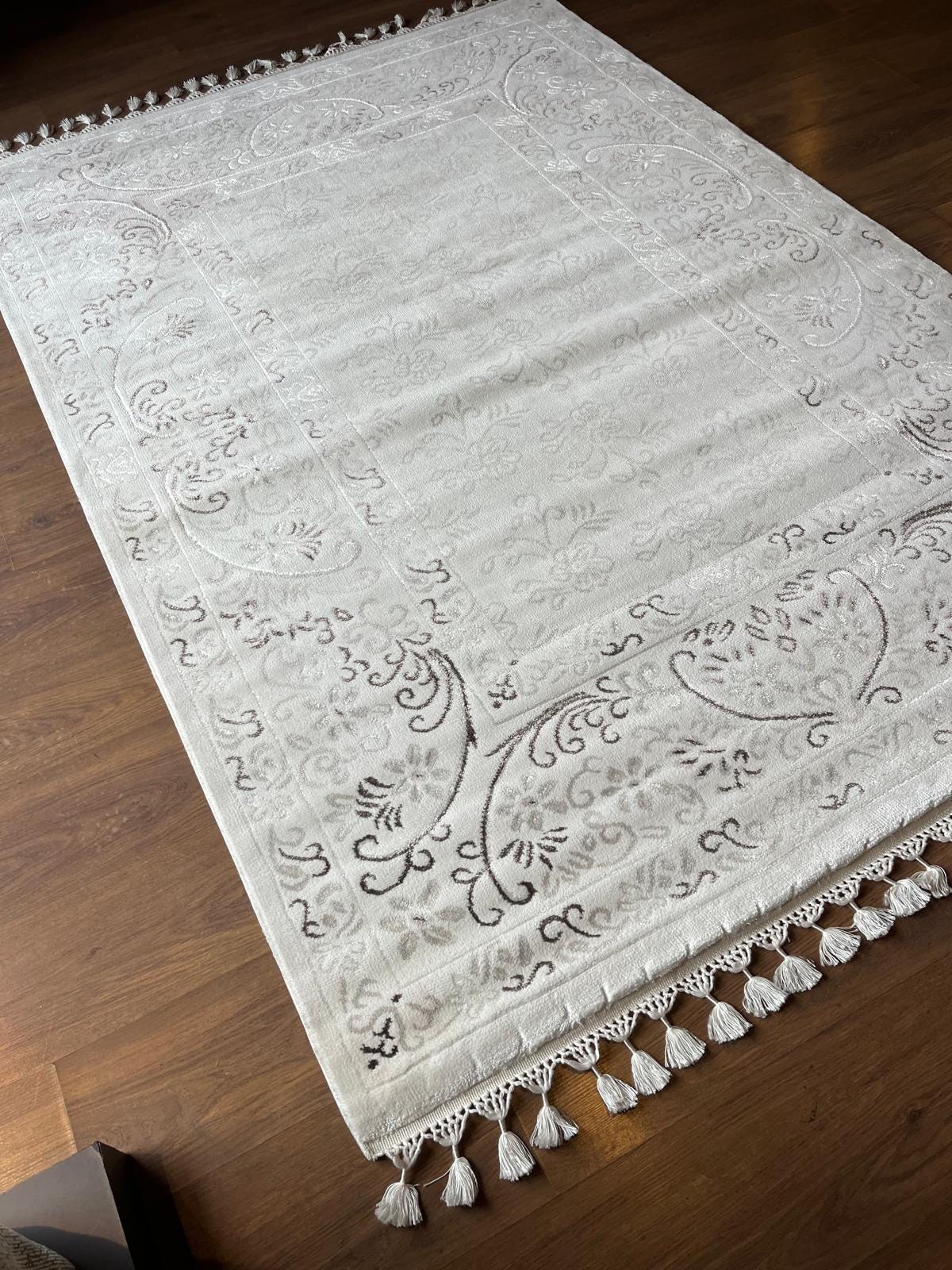 Cream Floral Area Rug with Tassels, Boho Neutral Living Room, Vintage Farmhouse Bedroom Rug