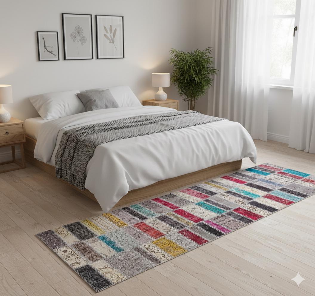 Handmade Wool Patchwork Turkish Rug: Bohemian Runner (3.3x9.5 ft)