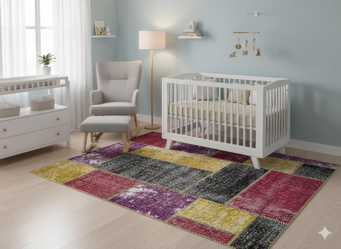 Handmade Wool Patchwork Turkish Rug: Bohemian Area Rug (5.6x7.9 ft)
