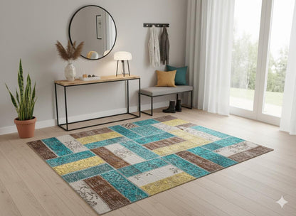 Handmade Patchwork Turkish Rug: Bohemian Wool Area Rug (5.6x7.9 ft)