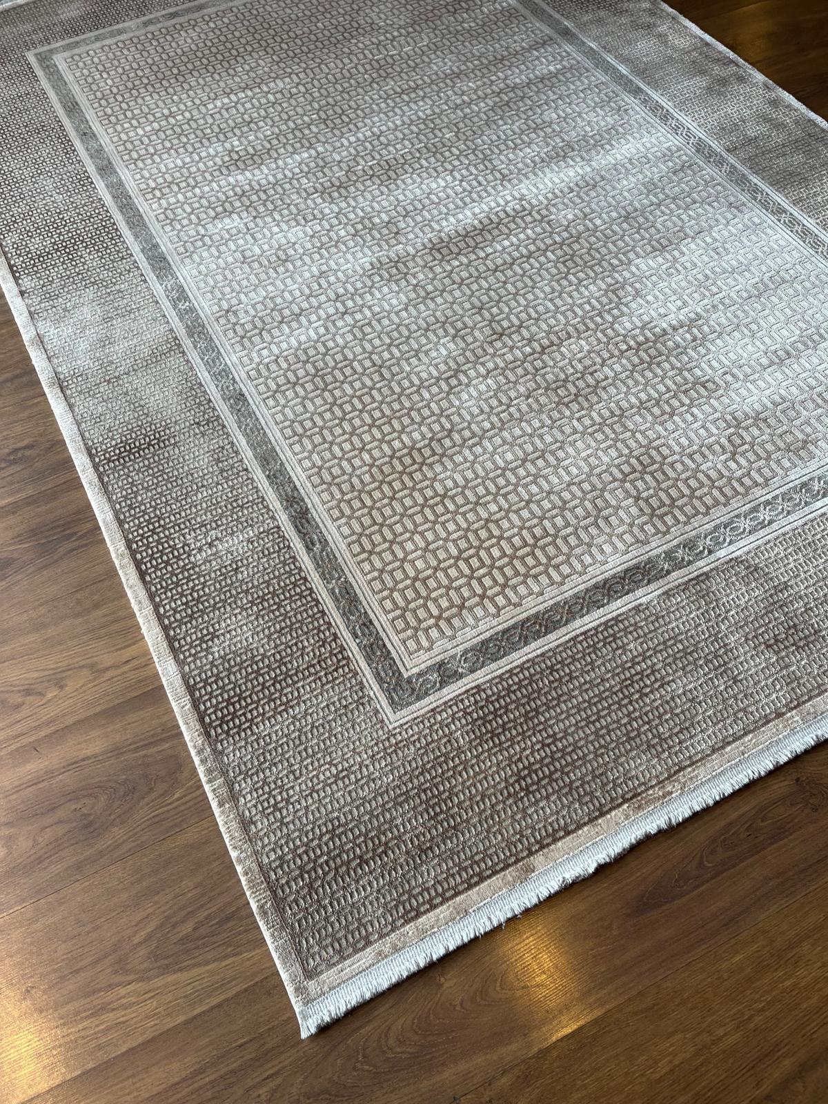 Distressed Geometric Area Rug – Taupe Beige Neutral Muted Carpet