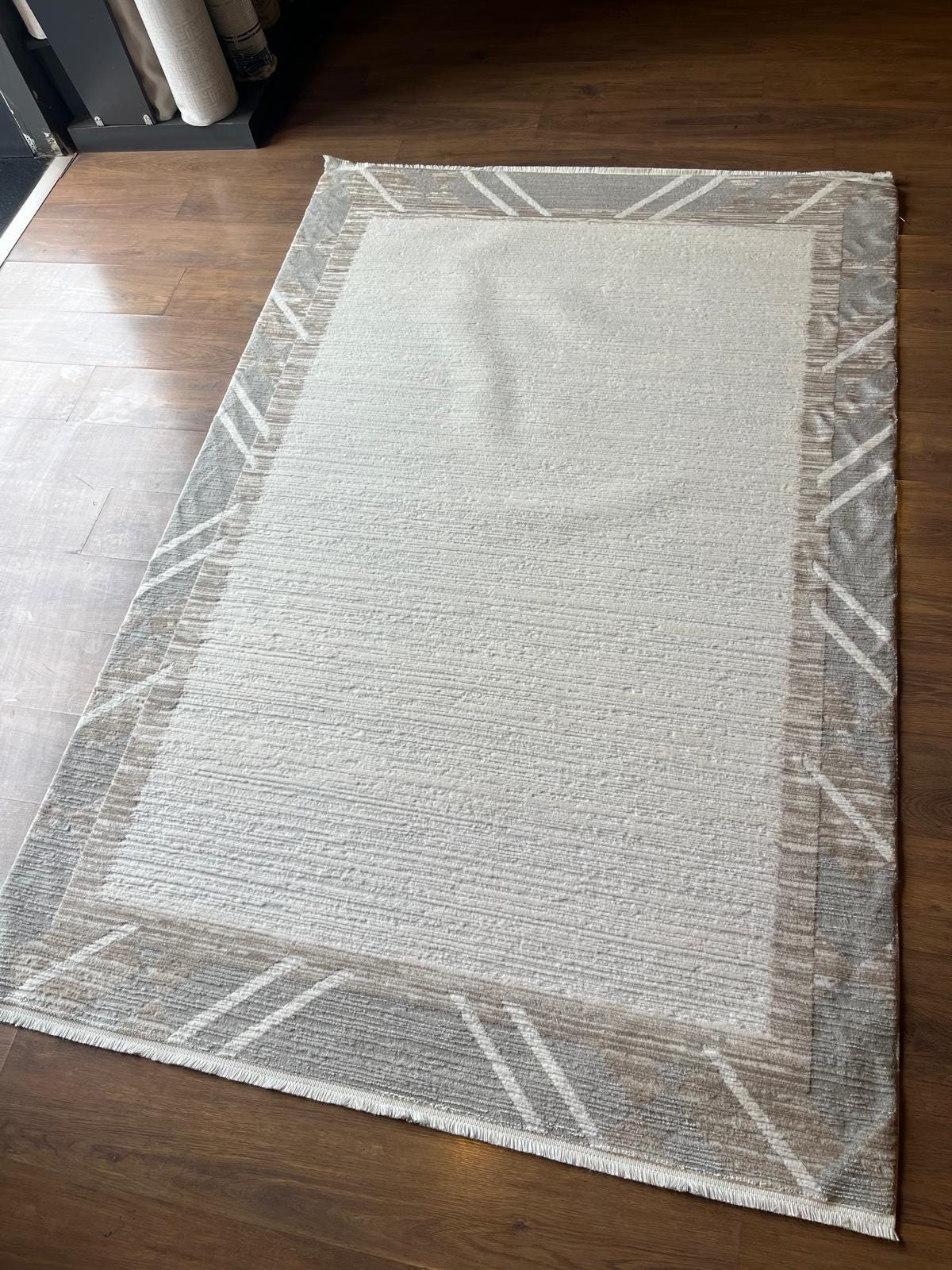 Modern Geometric Area Rug 160x230cm, Fine Contemporary Living Room Carpet