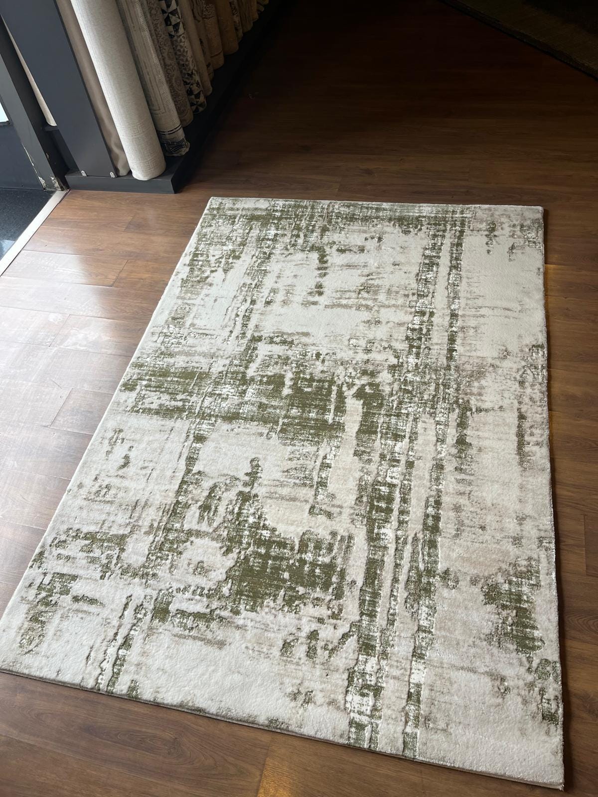 Olive Green Abstract Wool Rug – Contemporary Area Carpet 160x230cm