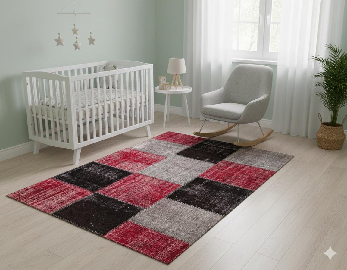 Handmade Wool Patchwork Turkish Rug: Bohemian Area Rug (4.6x6.6 ft)