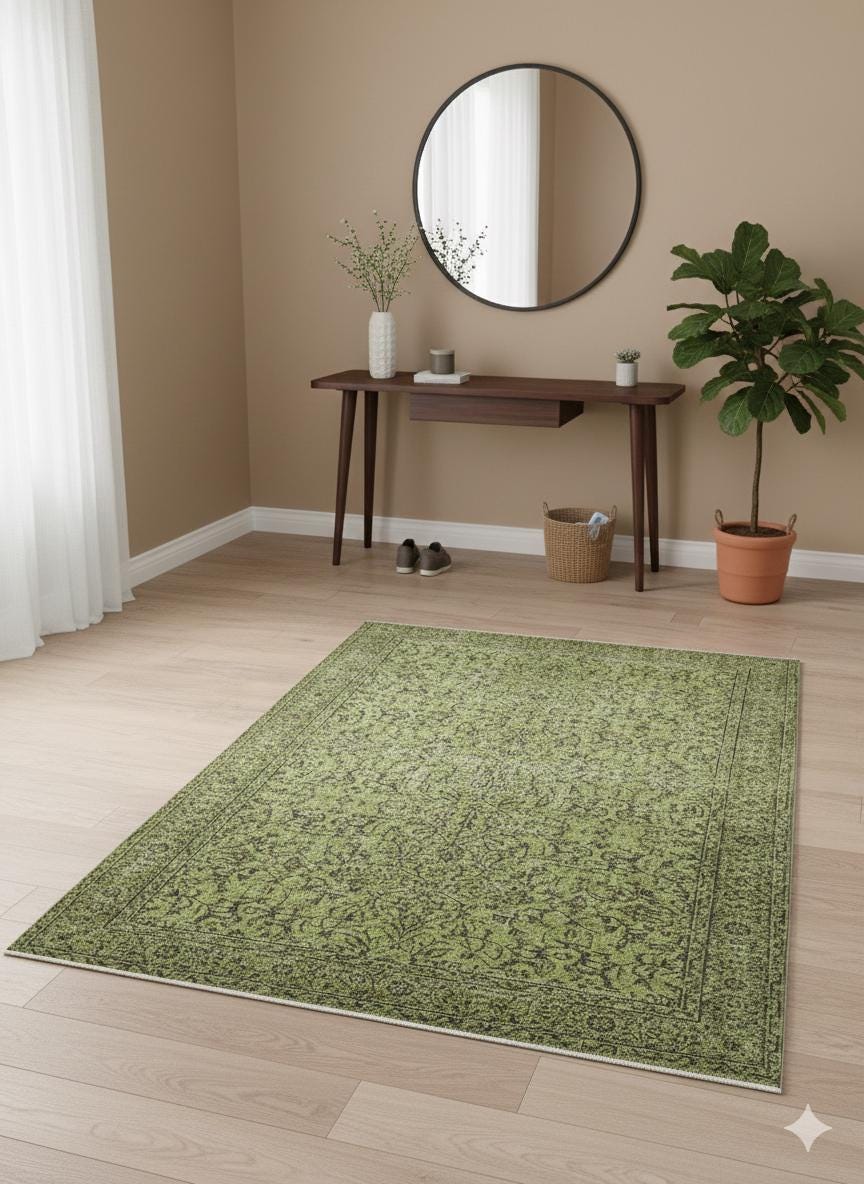 Handmade Green Wool Vintage Rug: 6x9 ft