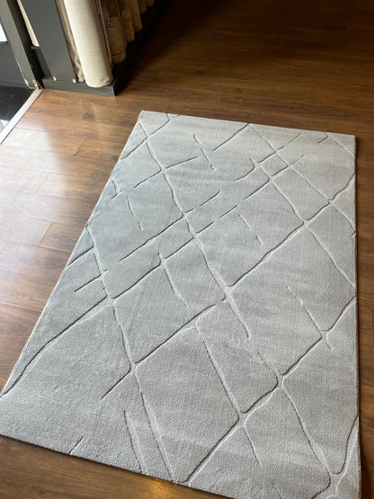 Plain Gray Area Rug: Minimalist Grey Carpet for Contemporary Living Spaces