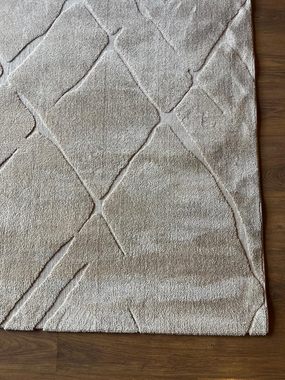 Plain Gray Area Rug: Minimalist Grey Carpet for Contemporary Living Spaces
