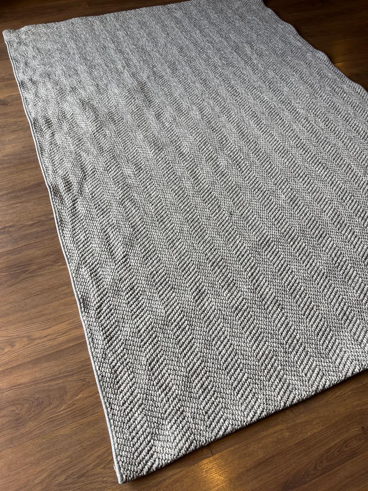 Modern Gray textured Rug: Flatweave Indoor carpet