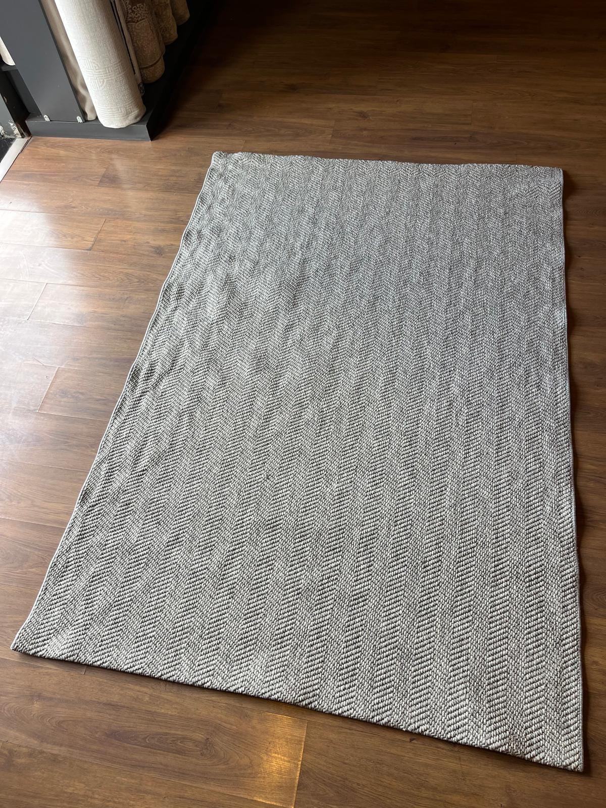 Modern Gray textured Rug: Flatweave Indoor carpet