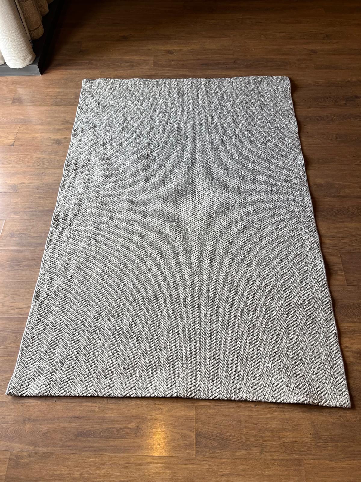 Modern Gray textured Rug: Flatweave Indoor carpet
