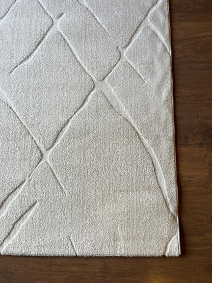 Plain White Area Rug: Minimalist white Carpet for Contemporary Living Spaces, 5x7