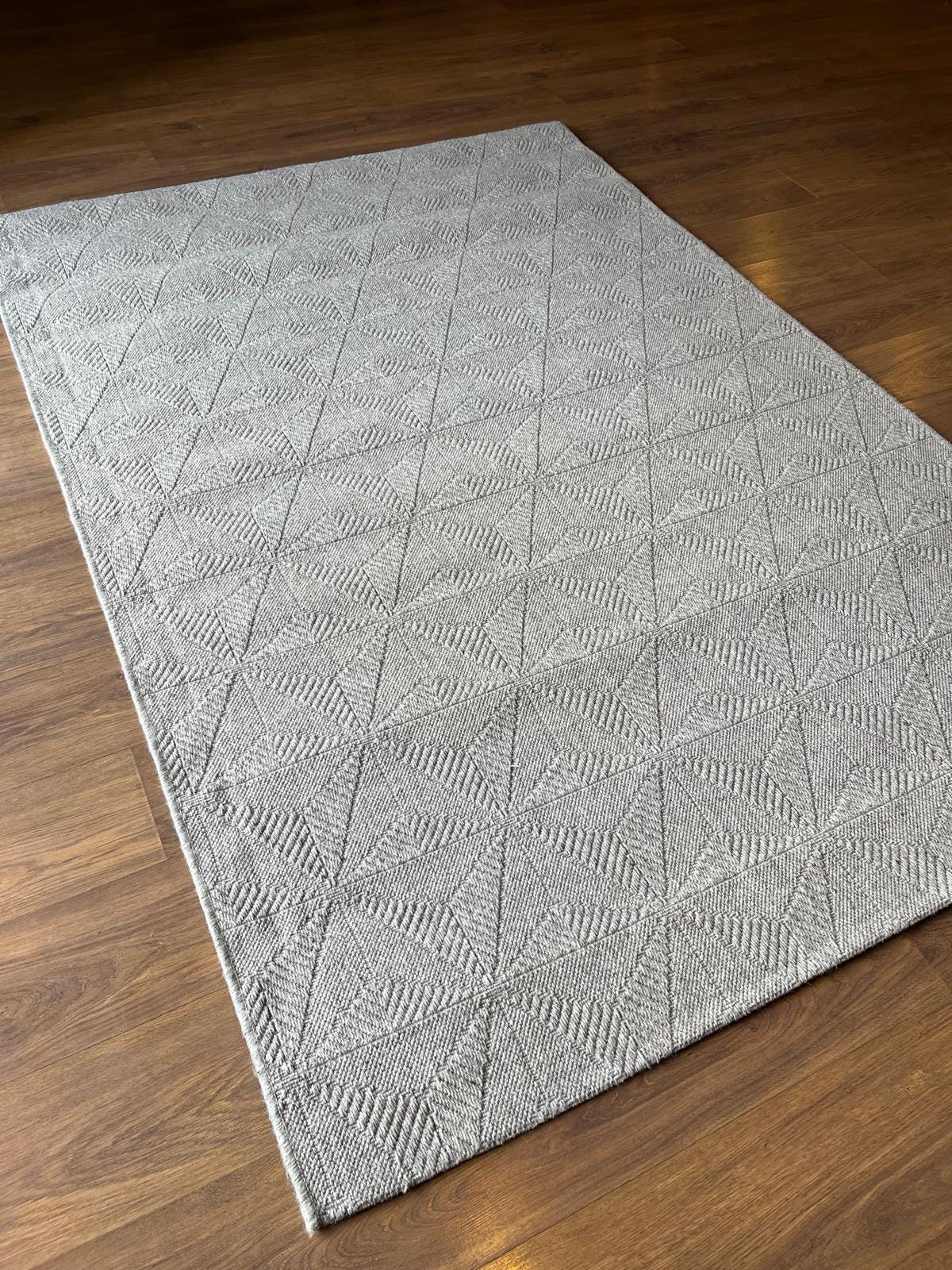 Modern Gray textured wool Rug: Flatweave Indoor carpet