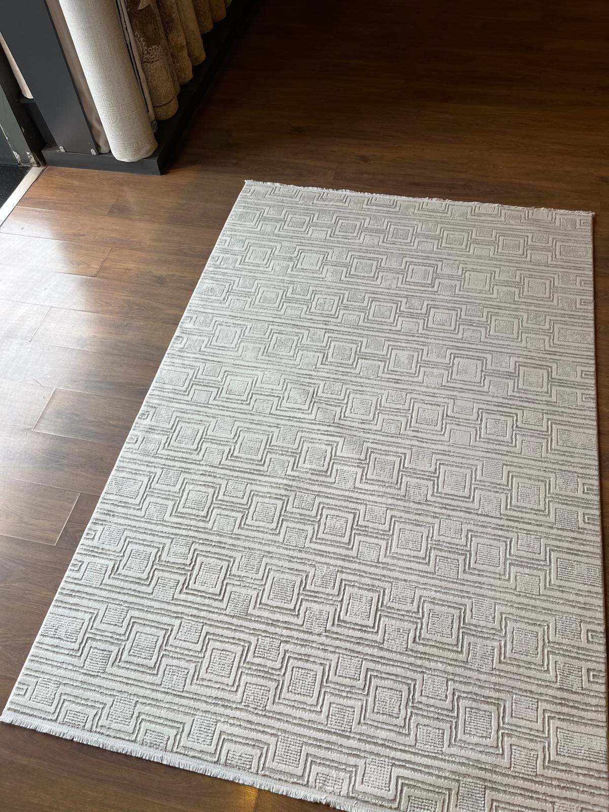 Modern Checkerboard Texture Rug, 5x7 Cream Contemporary Area Carpet (160x230cm)