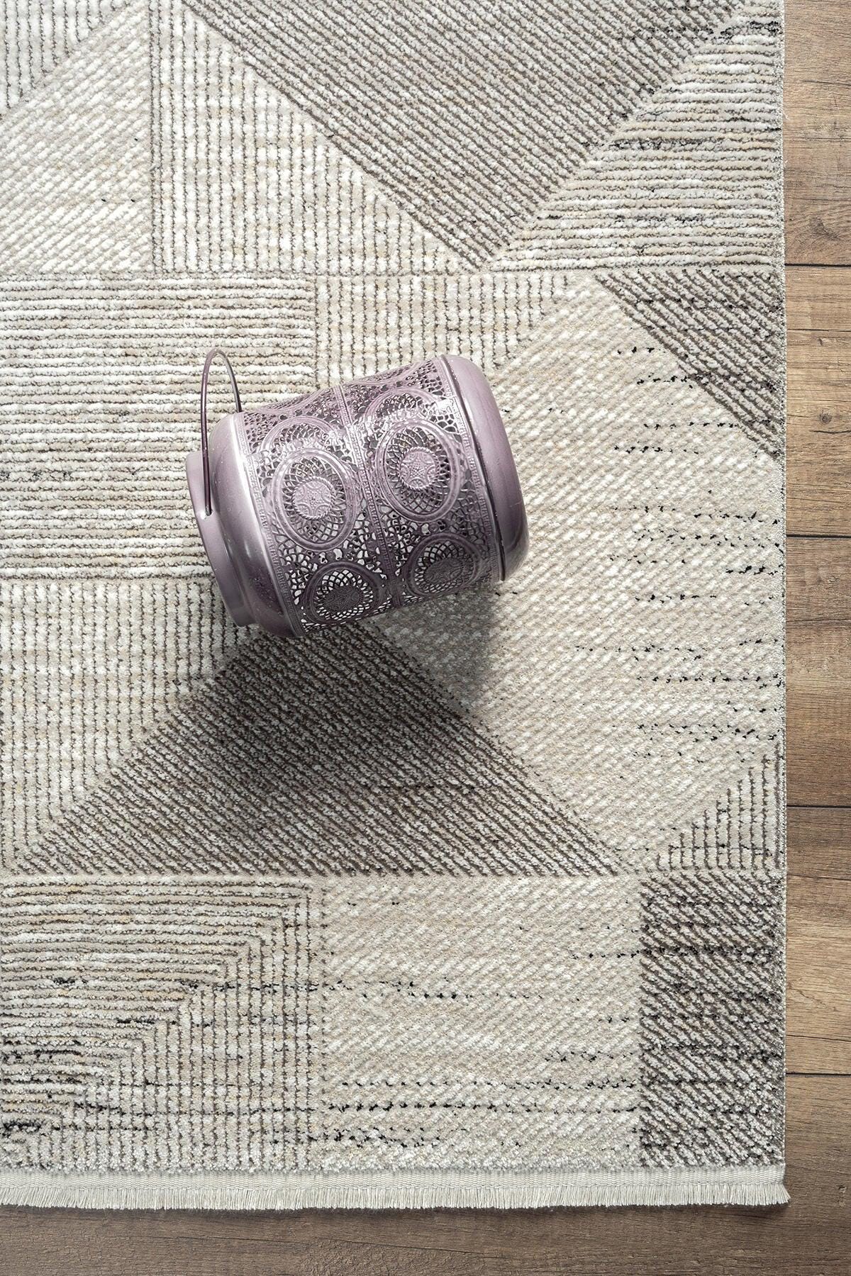 Modern Geometric Area Rug – Grey Cream Abstract Triangle Scandinavian Floor Decor