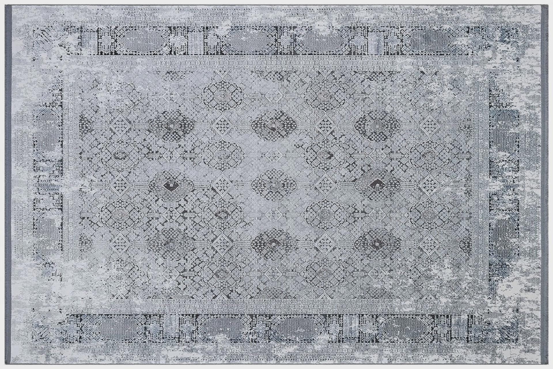 7x10 ft, Distressed Classic black Rug: Bamboo carpet with fine Fringes