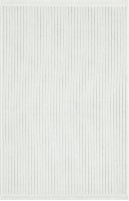 Luxurious White Faux Fur Area Rug: Soft, Washable, Non-Slip Fluffy Carpet