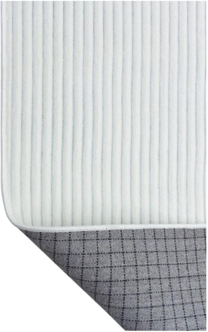 Luxurious White Faux Fur Area Rug: Soft, Washable, Non-Slip Fluffy Carpet