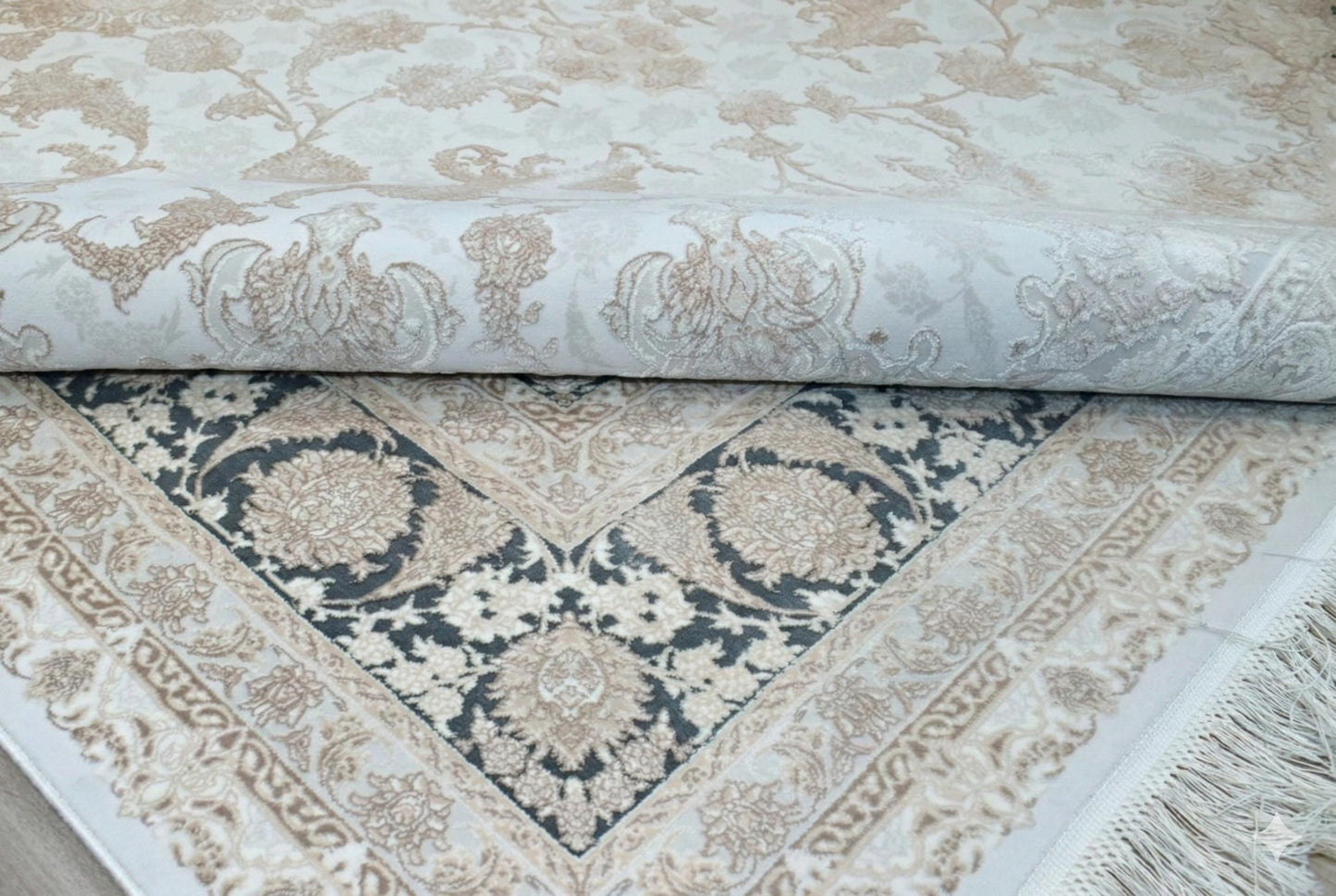 7x10 ft, Distressed Beige Classic oriental medallion Rug - Fine Fringes