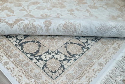7x10 ft, Distressed Beige Classic oriental medallion Rug - Fine Fringes