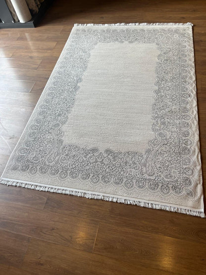 Gray Cream Paisley Oriental Rug – Turkish Soft-Touch Fringe Carpet