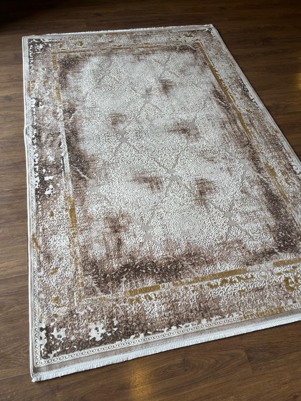 Distressed Oriental Area Rug – Beige Medallion Carpet, Turkish Boho Style