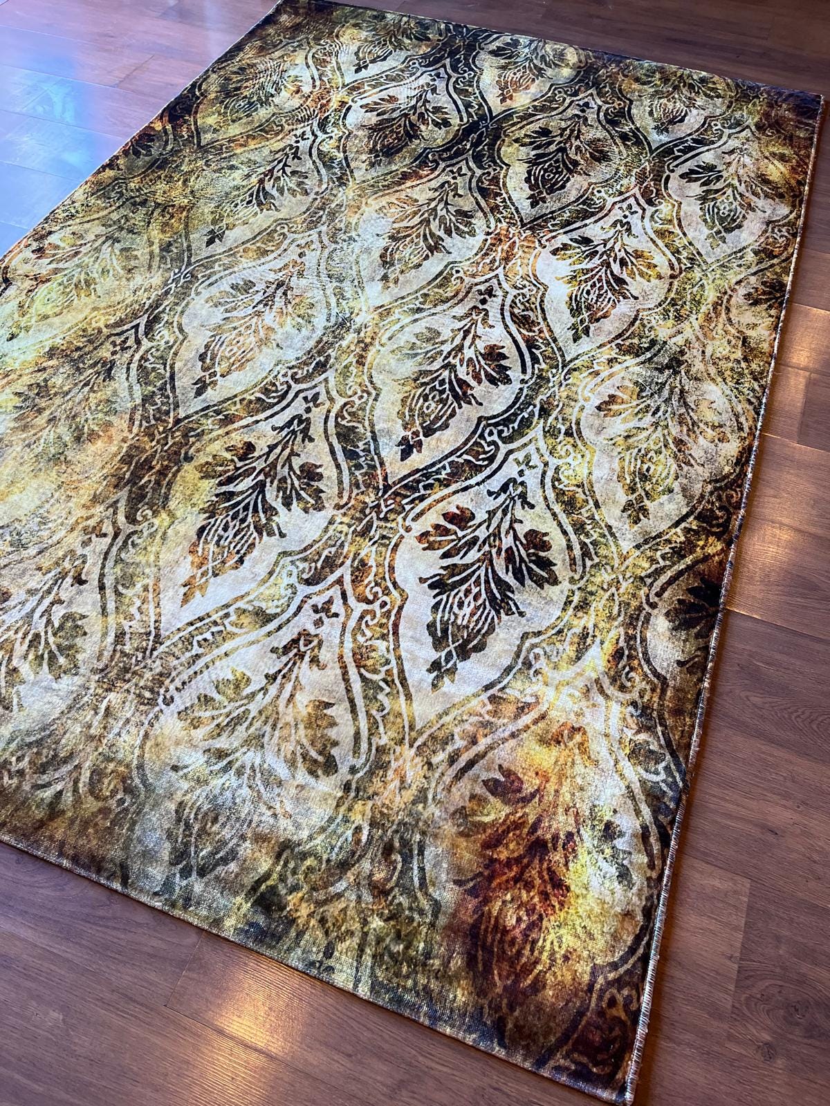 5x8 Gold Distressed Damask Rug – Vintage Medallion Polyester Carpet