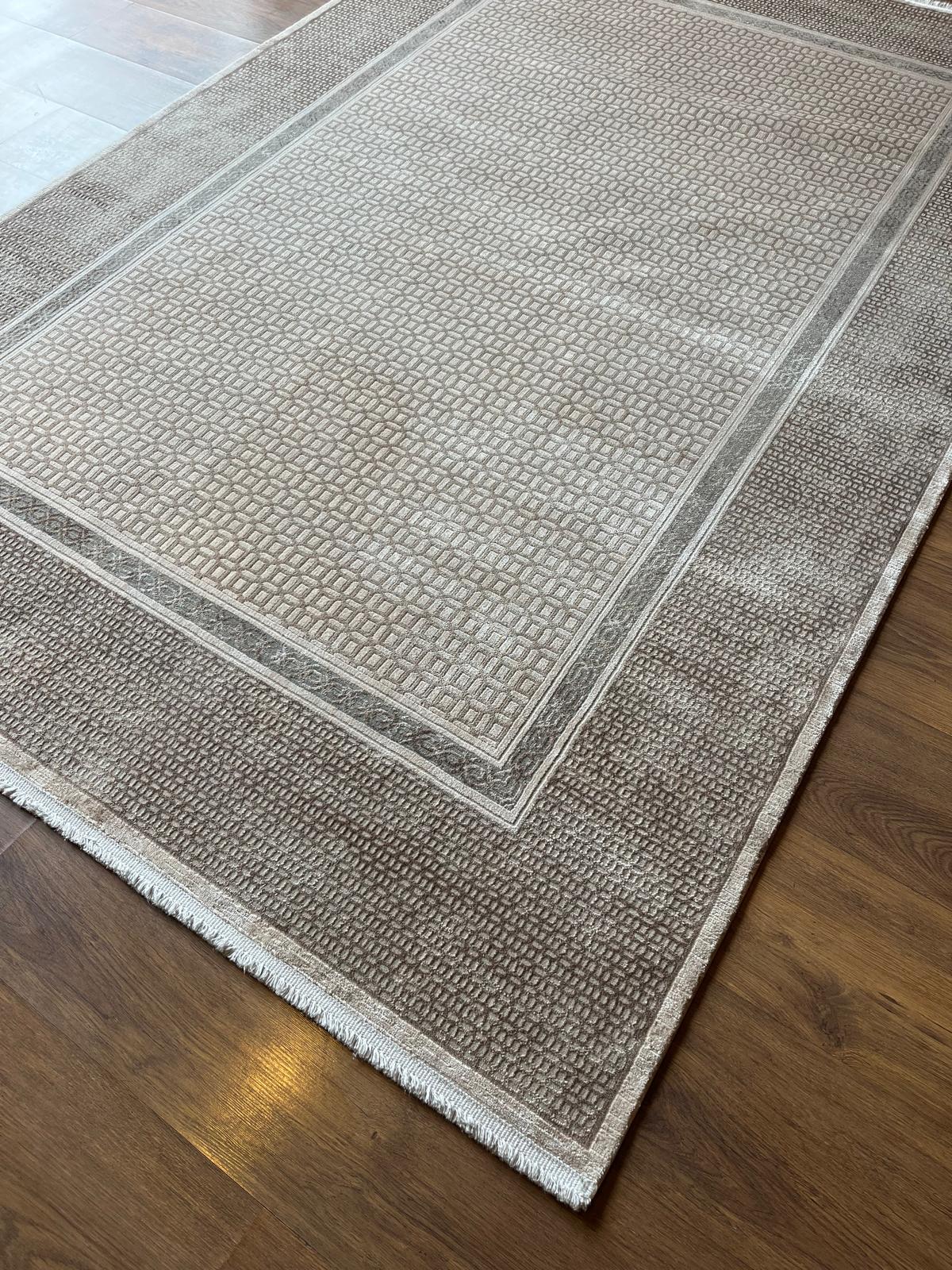 Distressed Geometric Area Rug – Taupe Beige Neutral Muted Carpet