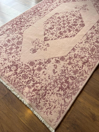 Distressed Pink Oriental Wool Rug – Medallion Boho Chic Carpet (160x230 cm)