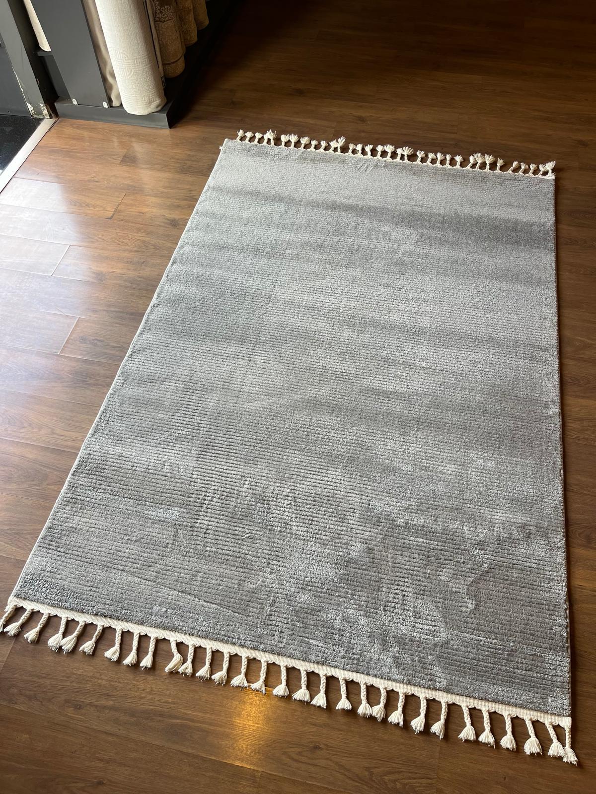 Fluffy Gray Area Rug: Modern Washable Plain shaggy rug with tossels