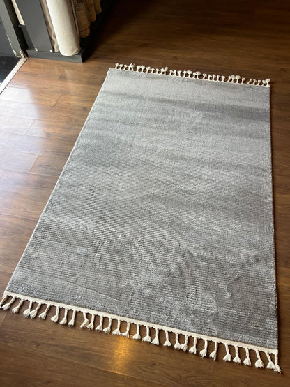 Fluffy Gray Area Rug: Modern Washable Plain shaggy rug with tossels