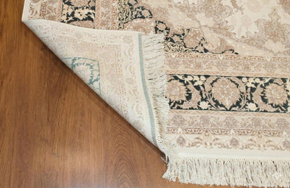 7x10 ft, Distressed Beige Classic oriental medallion Rug - Fine Fringes