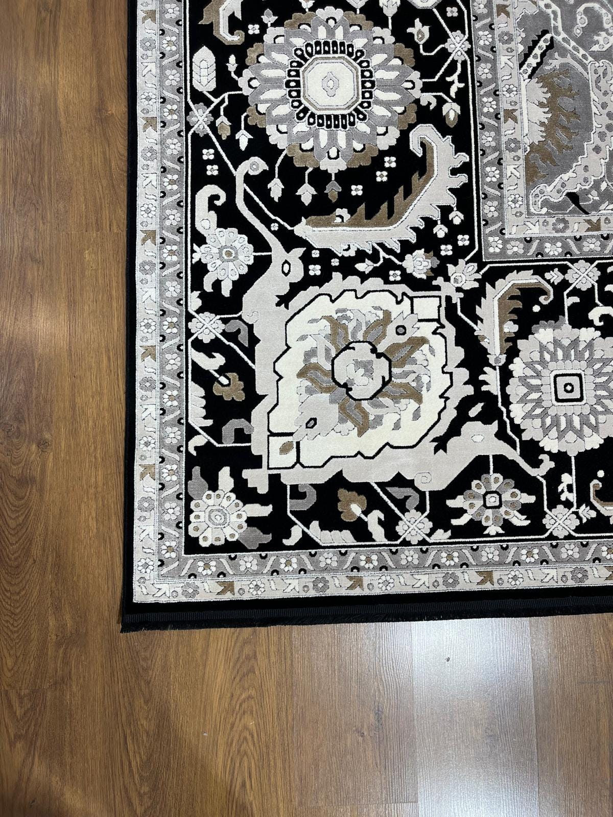 7x10 ft, Classic Oriental Black Bamboo Rug: Classic viscose carpet with fine fringes