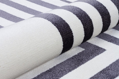 5x7 ft, Modern Geometric Bamboo Silk Rug – Minimalist Border Design