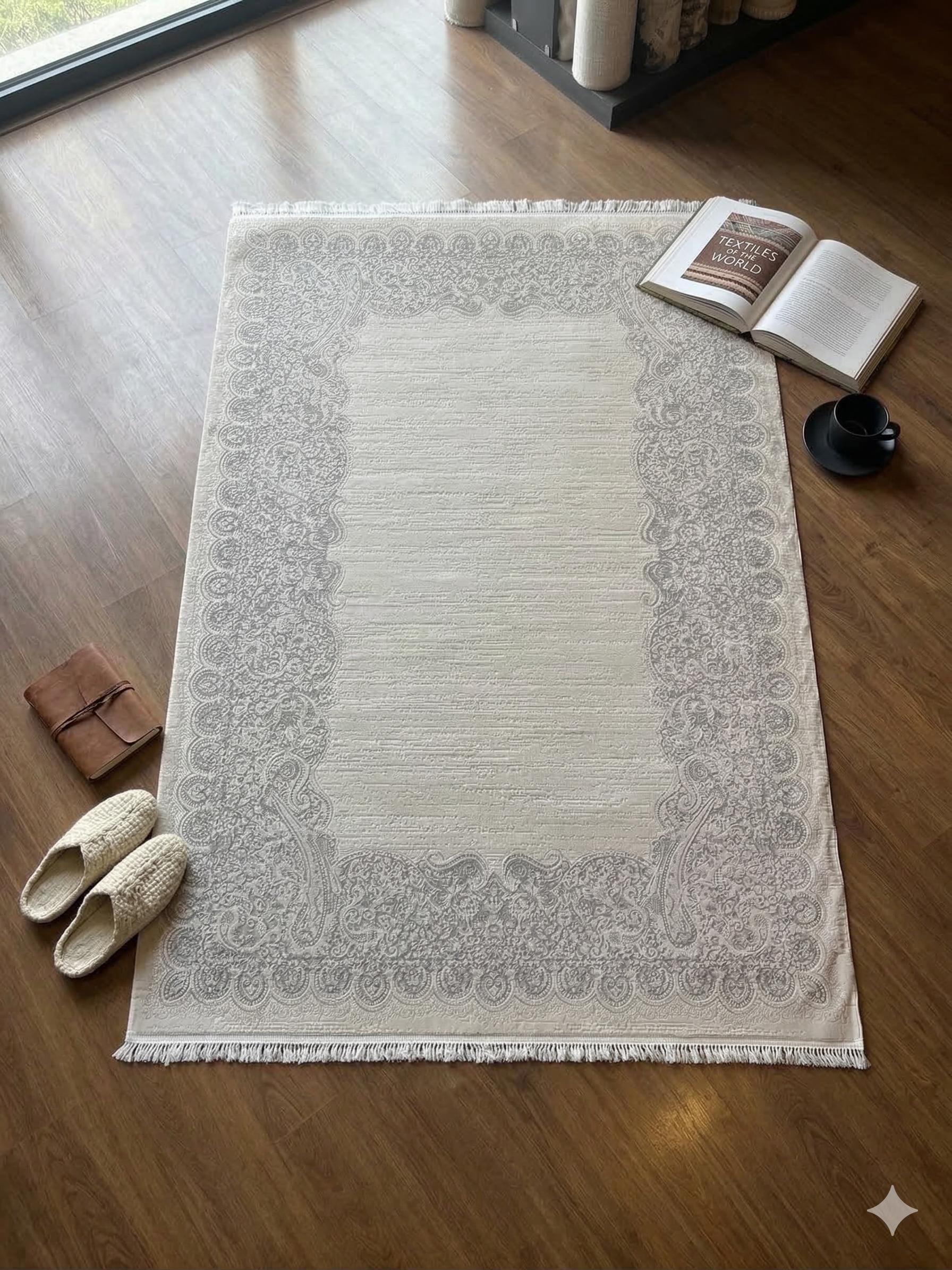 Gray Cream Paisley Oriental Rug – Turkish Soft-Touch Fringe Carpet