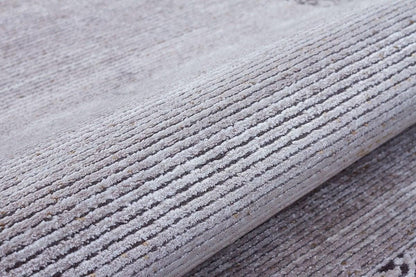 7x10 ft, Classic Oriental Black Bamboo Rug: Classic viscose carpet with fine fringes