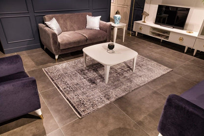 7x10 ft, Classic Oriental Black Bamboo Rug: Classic viscose carpet with fine fringes