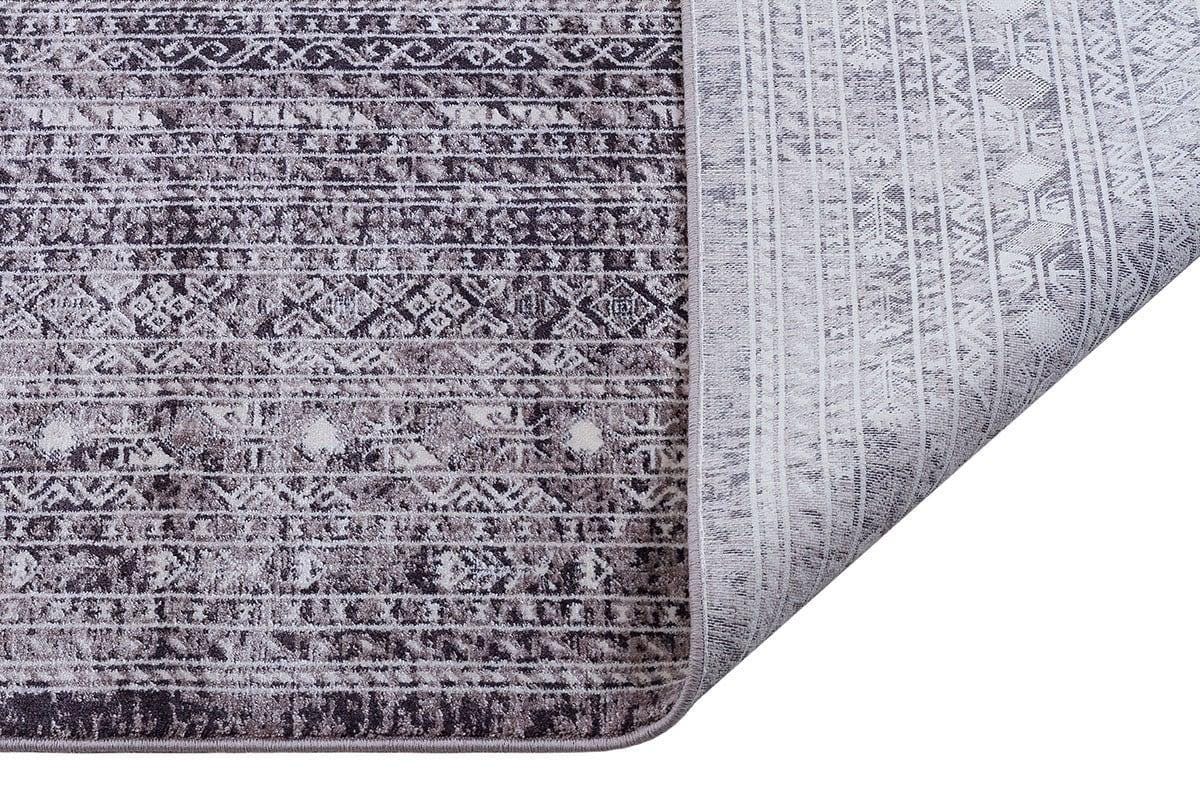 7x10 ft, Classic Oriental Black Bamboo Rug: Classic viscose carpet with fine fringes