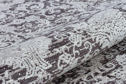 5x7 ft, Classic Oriental Black Bamboo Rug: Classic viscose carpet with fine fringes
