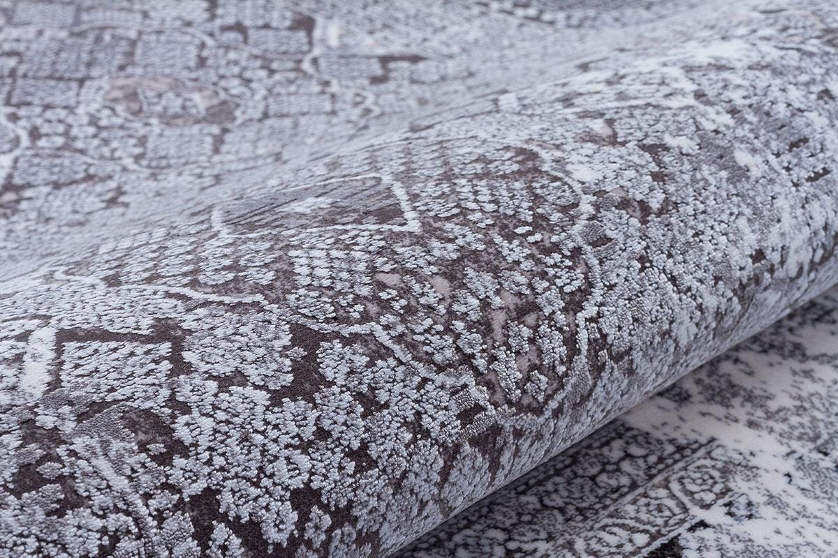 5x7 ft, Vintage-Inspired Distressed Bamboo Silk Rug – Faded Medallion Pattern in Slate and Silver