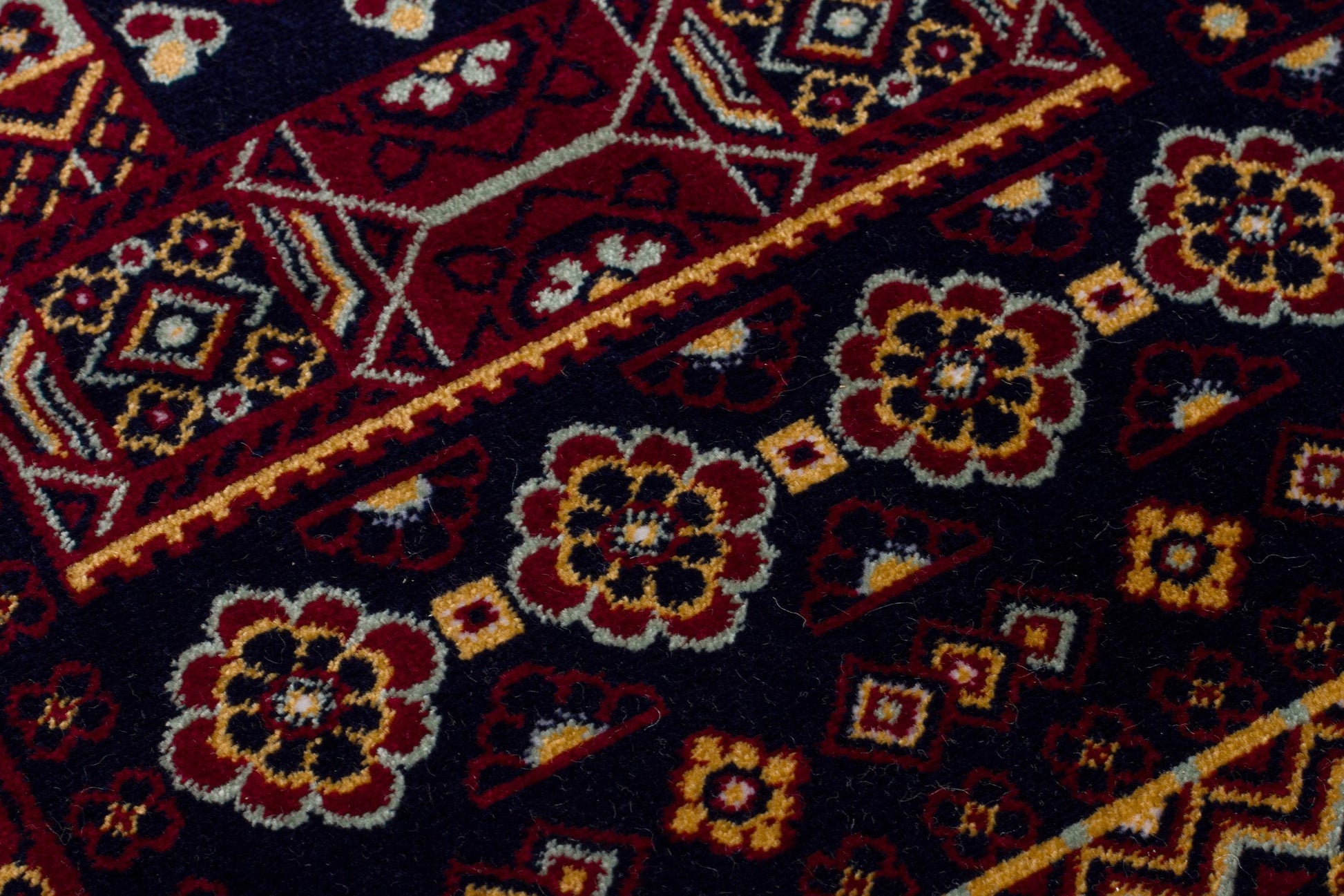 Crimson Red Persian Style Area Rug – Geometric Medallion Oriental Carpet